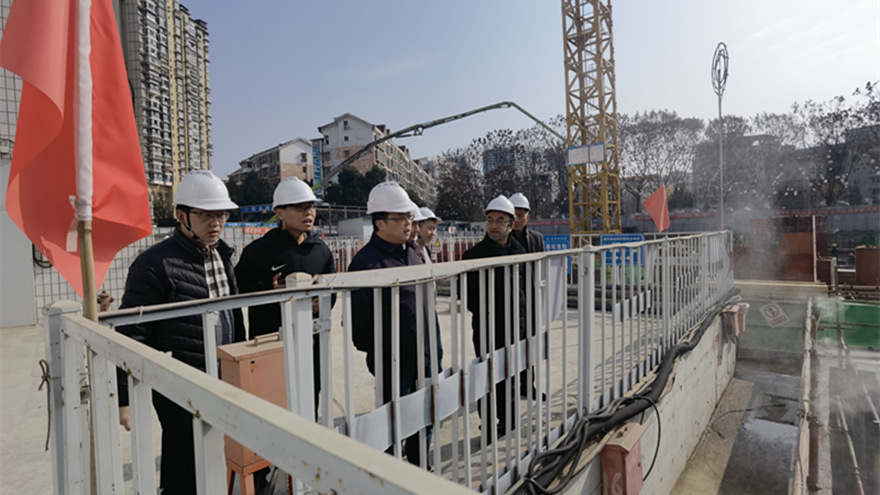 图二:集团党委委员、副总经理倪丹督导嘉来建工安全工作 图二:集团党委委员、副总经理倪丹督导嘉来建工安全工作