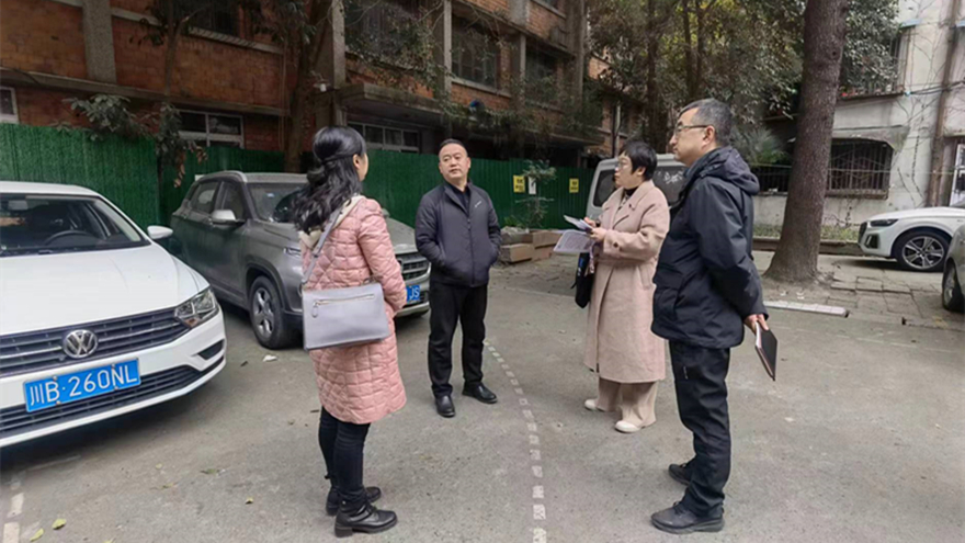 图一:集团党委副书记王玉梁督导富达公司安全工作 图一:集团党委副书记王玉梁督导富达公司安全工作